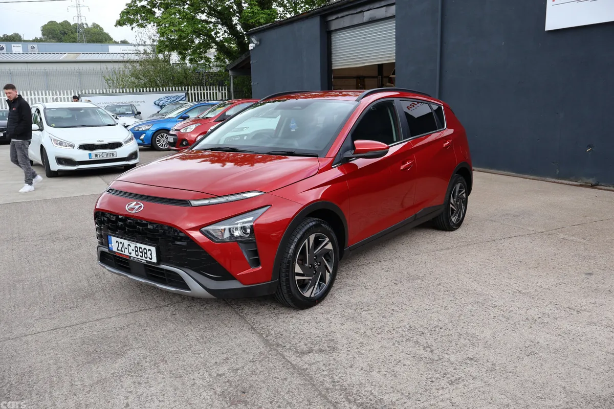 Hyundai Bayon Estate/Jeep, Petrol, 2022, Red