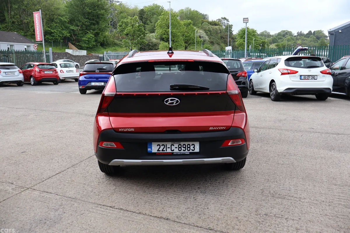 Hyundai Bayon Estate/Jeep, Petrol, 2022, Red