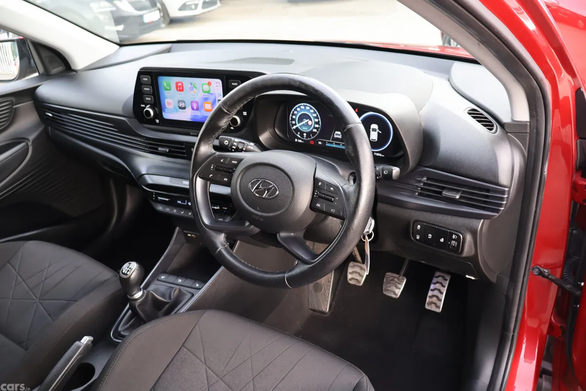 Hyundai Bayon Estate/Jeep, Petrol, 2022, Red