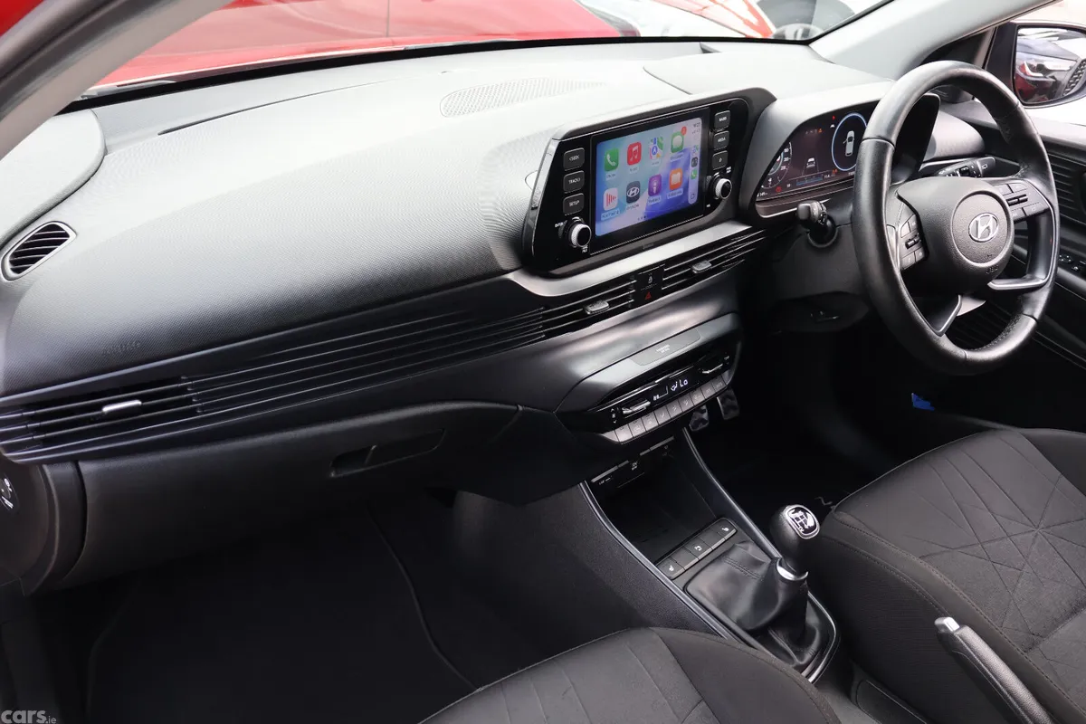 Hyundai Bayon Estate/Jeep, Petrol, 2022, Red