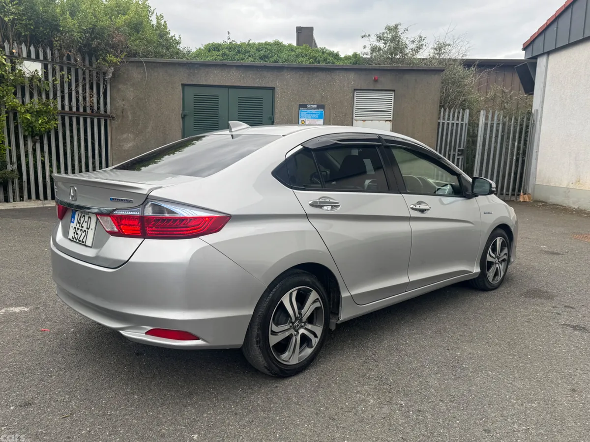 Honda Grace Saloon, Petrol Hybrid, 2014, Silver