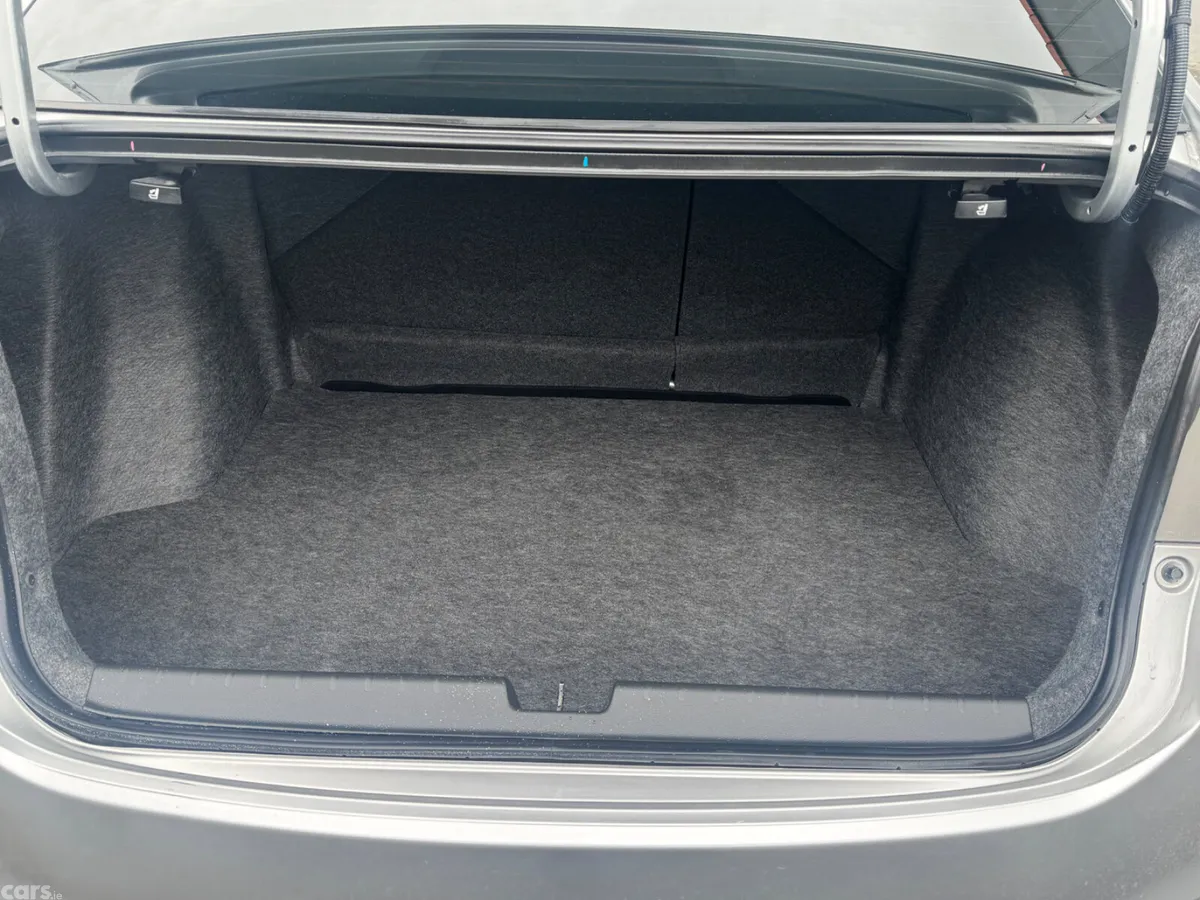 Honda Grace Saloon, Petrol Hybrid, 2014, Silver