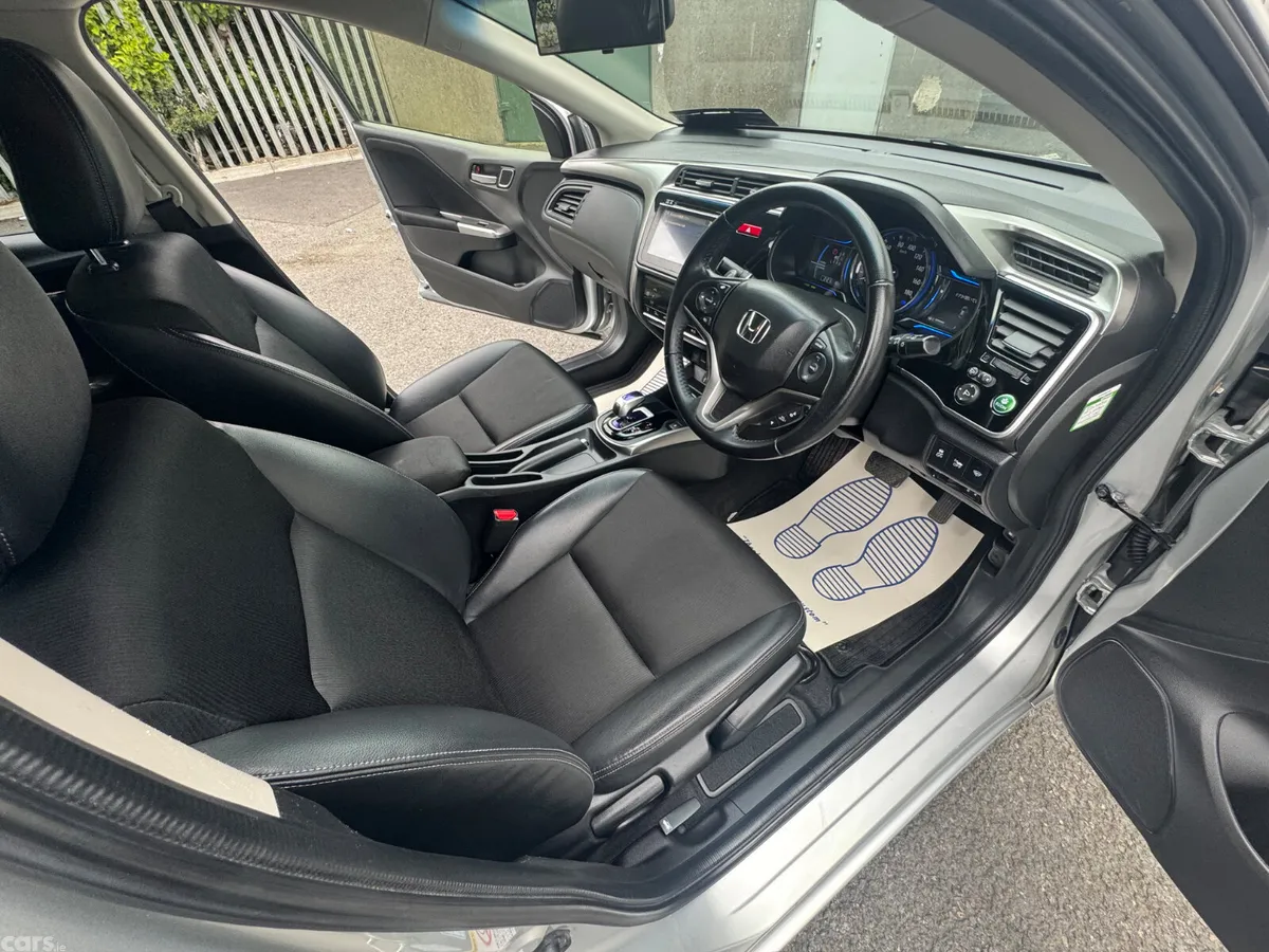 Honda Grace Saloon, Petrol Hybrid, 2014, Silver