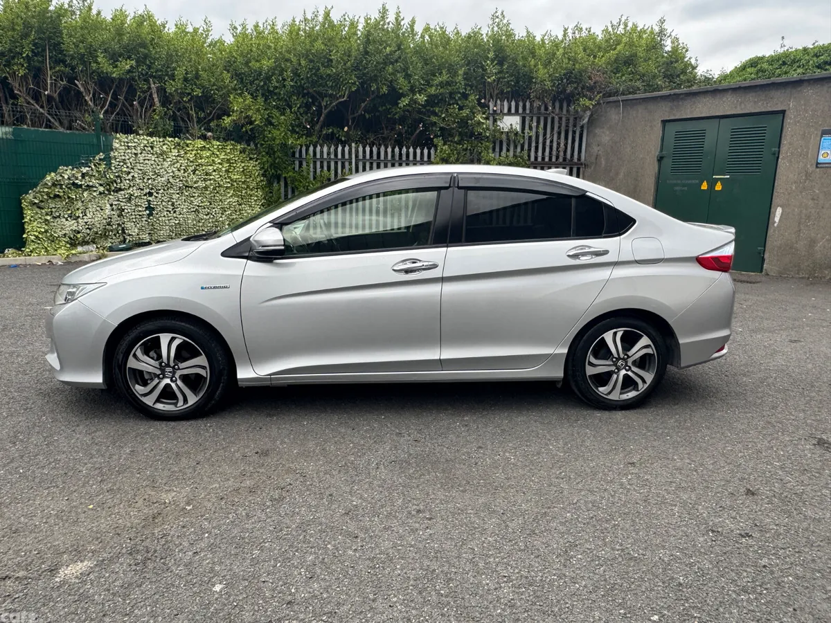 Honda Grace Saloon, Petrol Hybrid, 2014, Silver