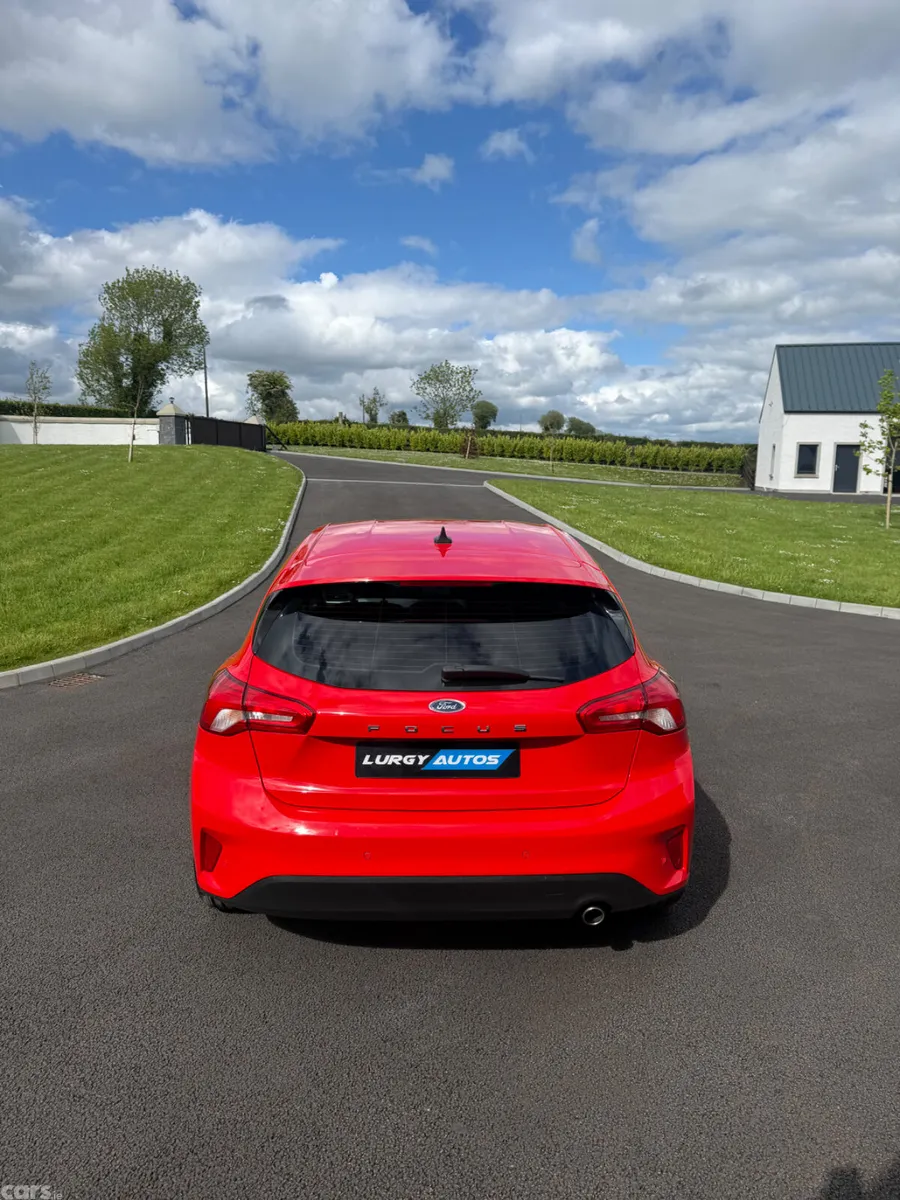 Ford Focus Hatchback, Diesel, 2021, Red