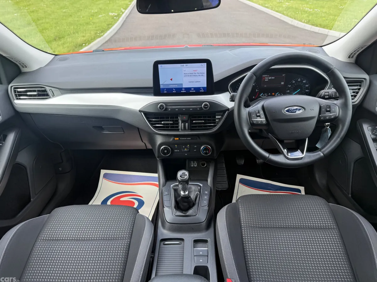 Ford Focus Hatchback, Diesel, 2021, Red