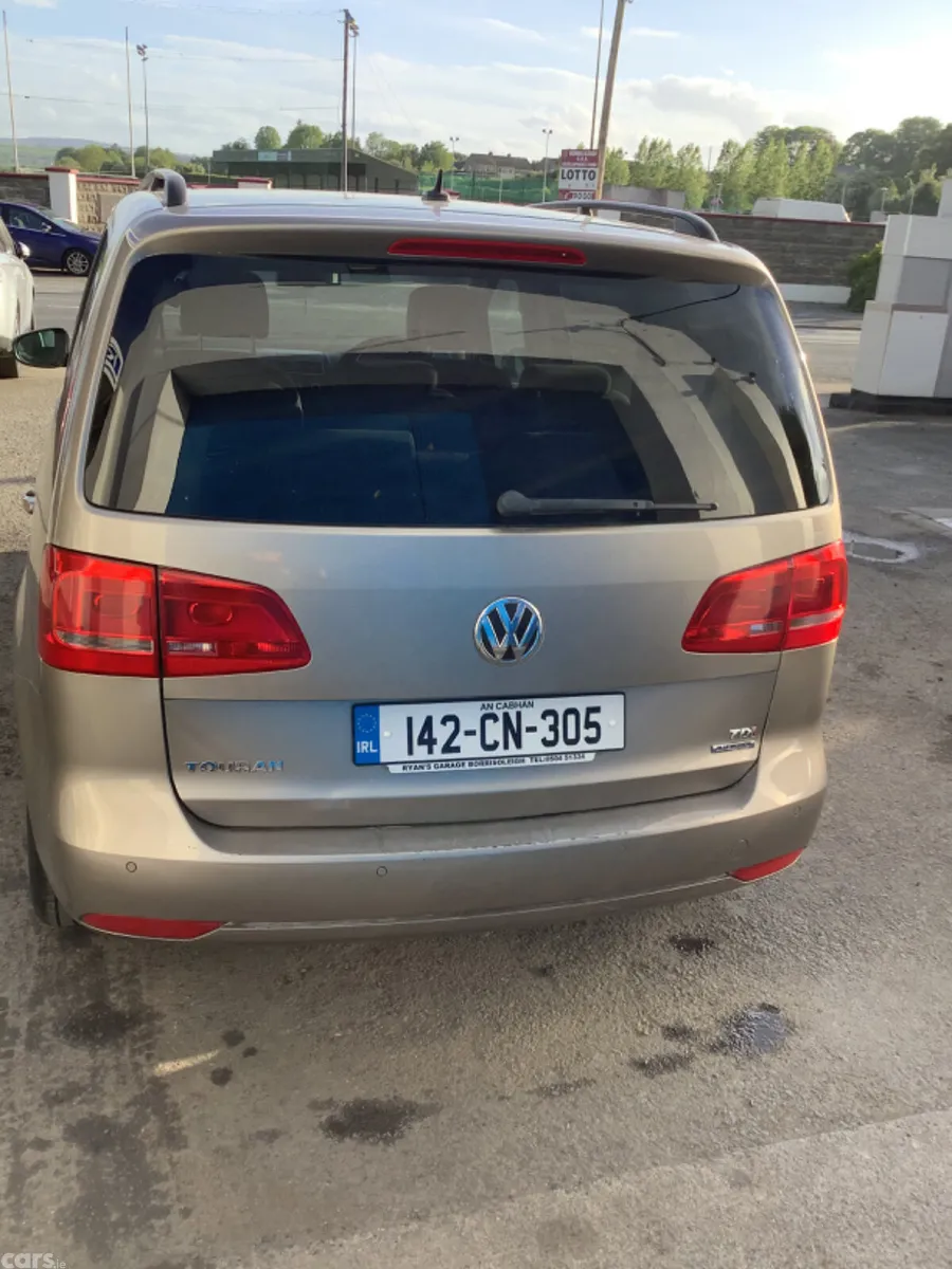 Volkswagen Touran MPV, Diesel, 2014, Brown
