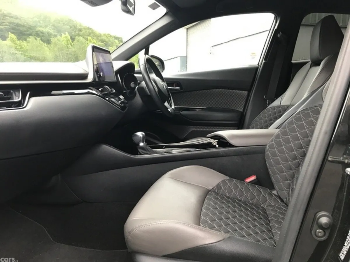 Toyota C-HR SUV, Petrol Hybrid, 2023, Black