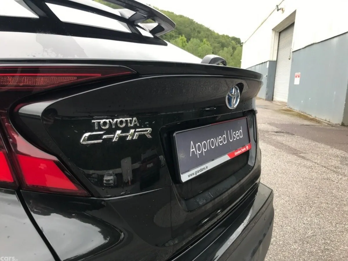 Toyota C-HR SUV, Petrol Hybrid, 2023, Black