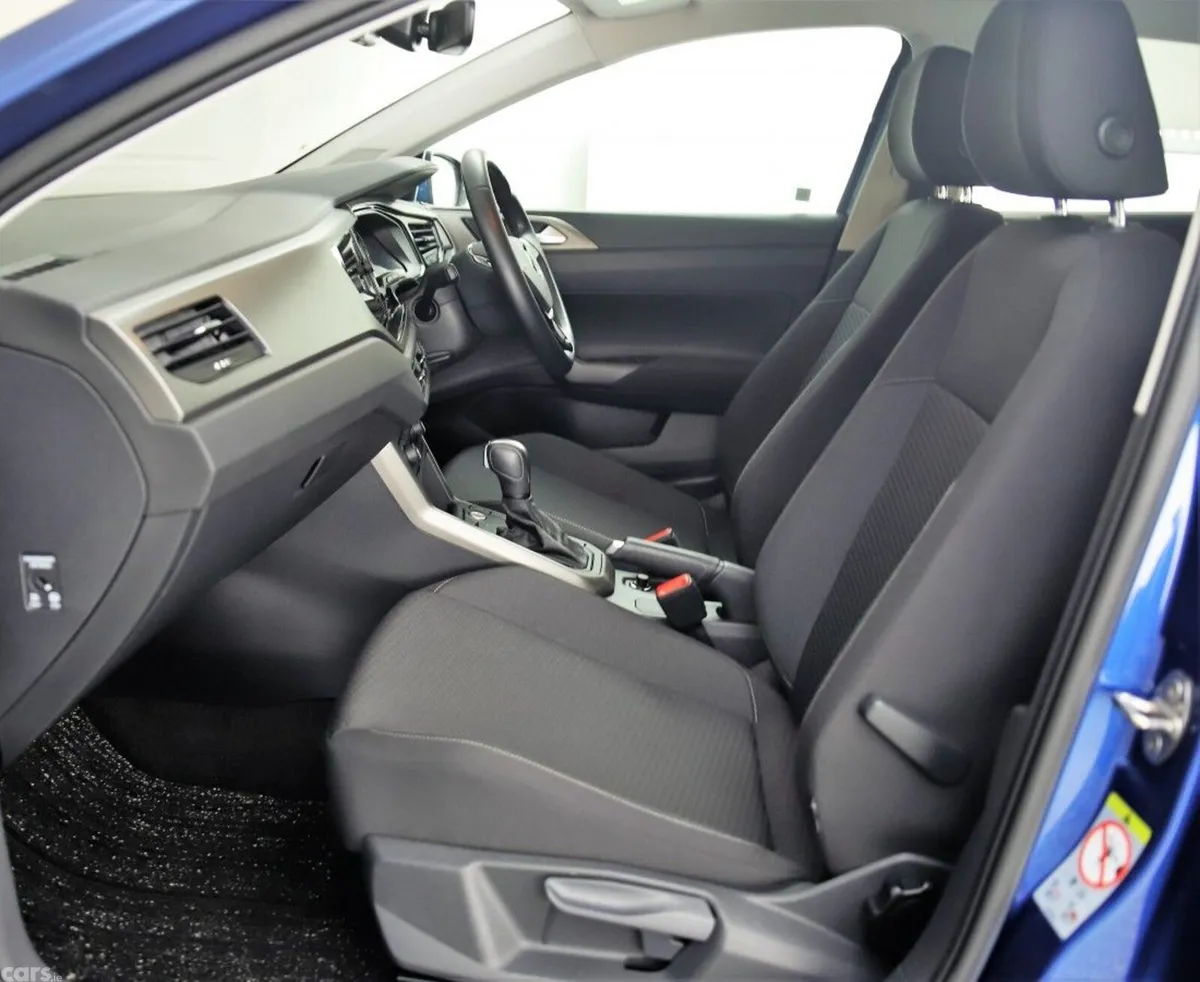 Volkswagen Polo Hatchback, Petrol, 2021, Blue