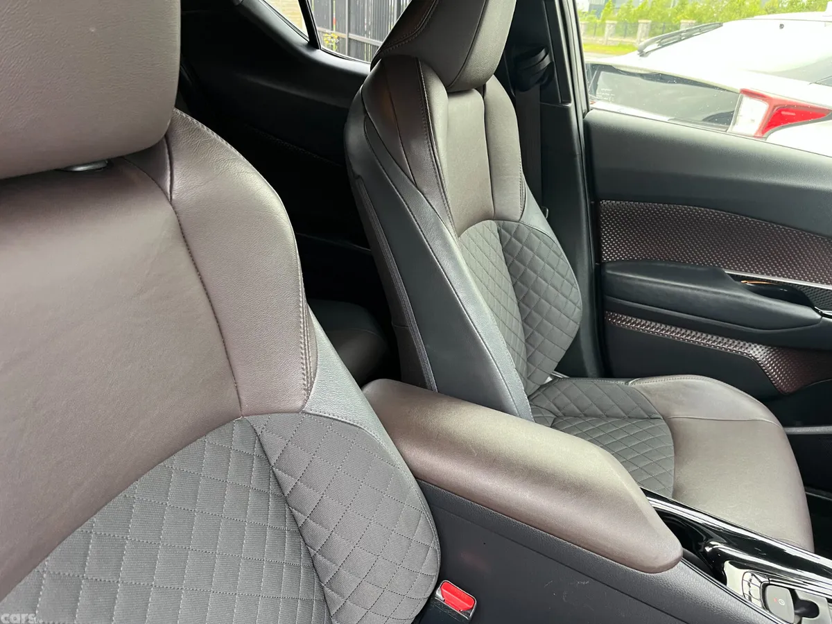 Toyota C-HR Hatchback, Petrol Hybrid, 2017, White