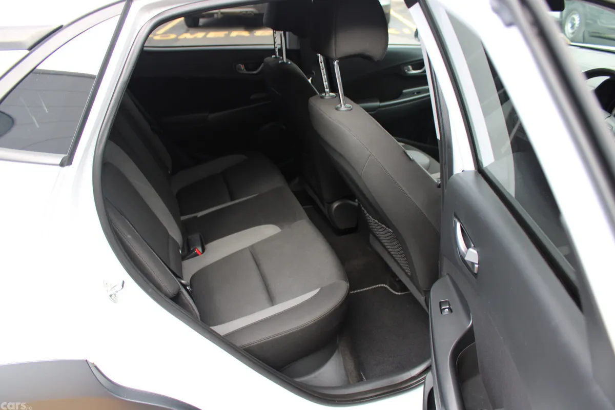 Hyundai KONA MPV, Diesel, 2019, White