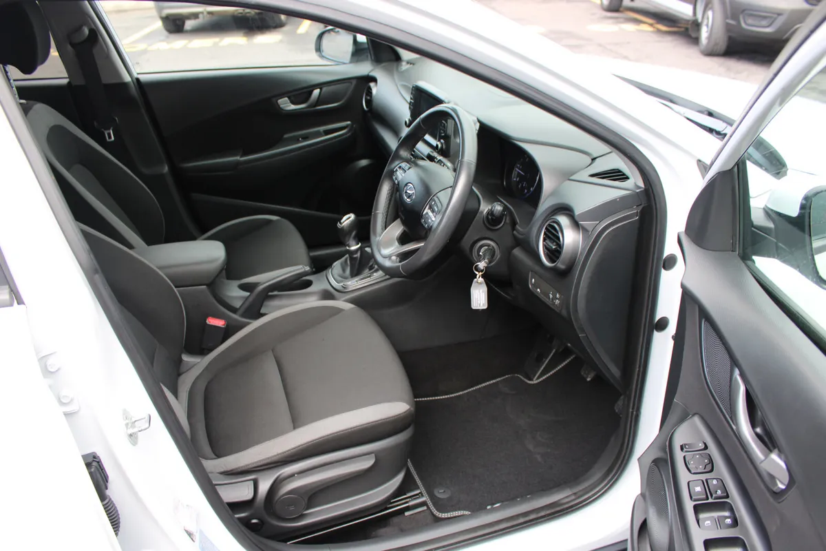 Hyundai KONA MPV, Diesel, 2019, White
