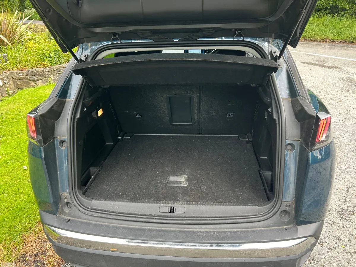 Peugeot 3008 MPV, Diesel, 2022, Blue