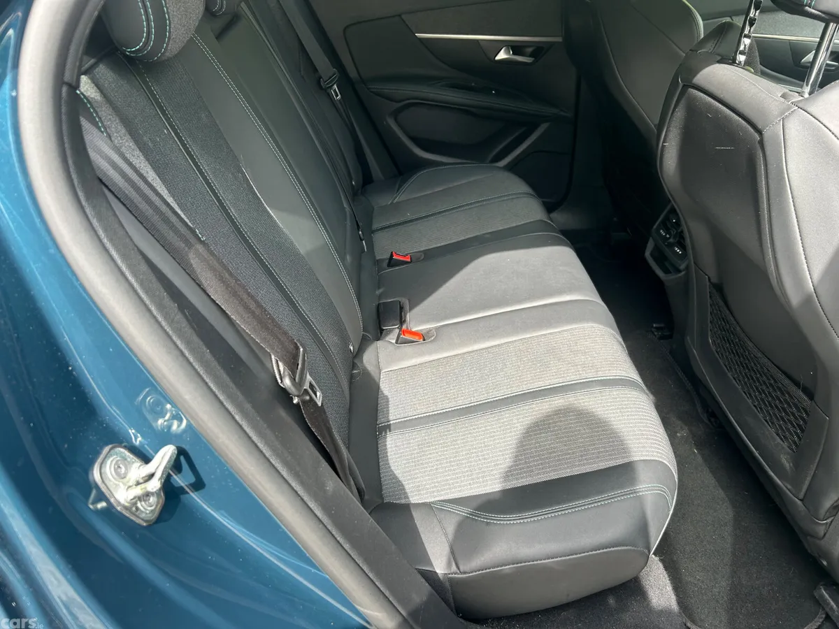 Peugeot 3008 MPV, Diesel, 2022, Blue