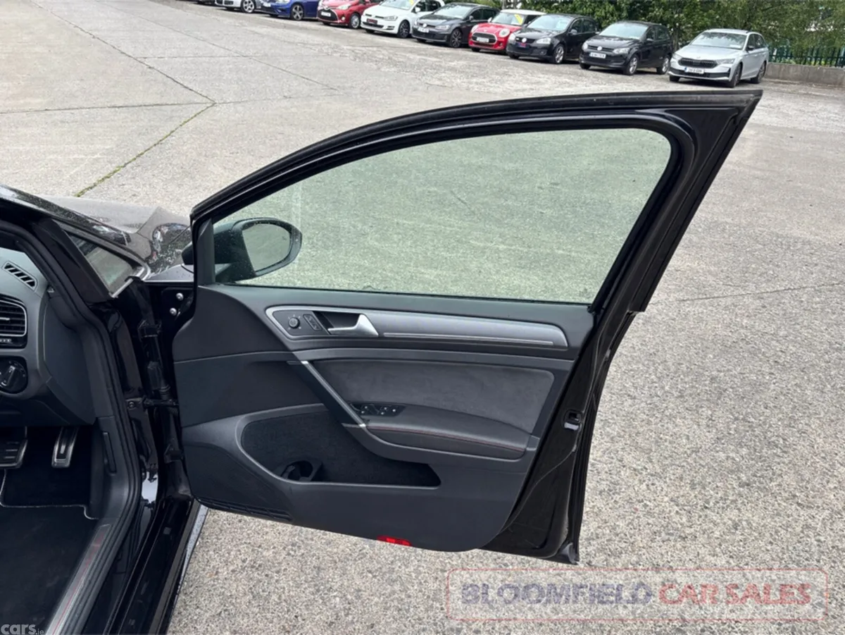 Volkswagen Golf Hatchback, Petrol, 2020, Black