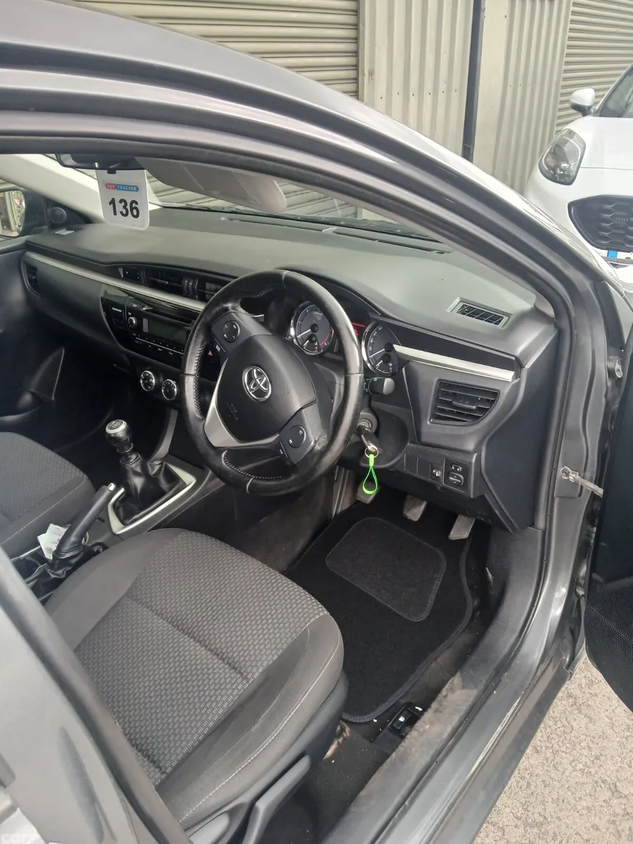 Toyota Corolla Saloon, Diesel, 2015, Grey