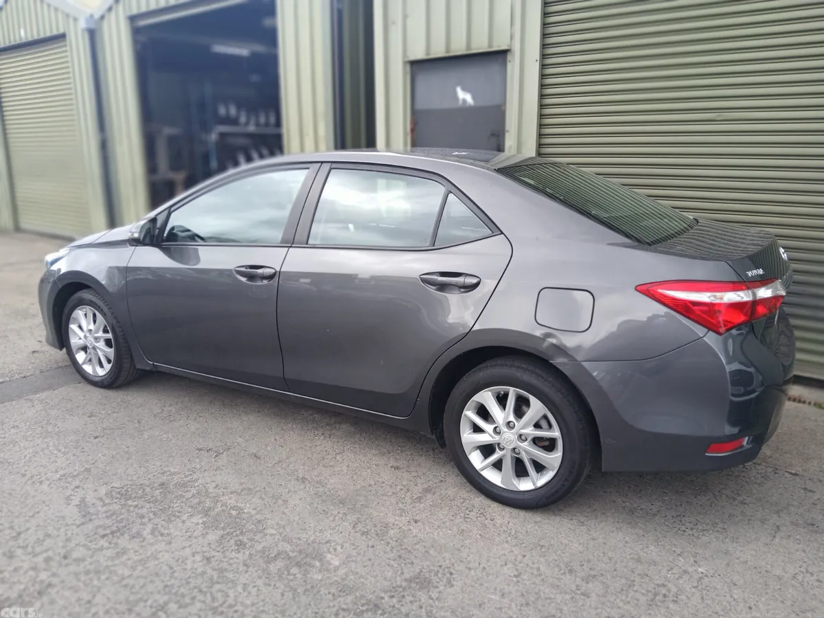 Toyota Corolla Saloon, Diesel, 2015, Grey