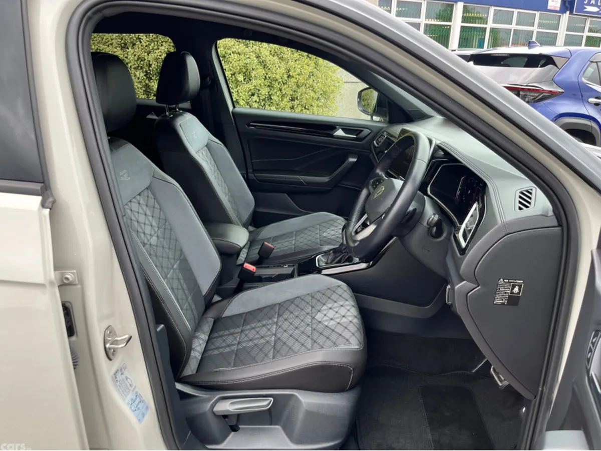 Volkswagen T-Roc SUV, Diesel, 2024, White
