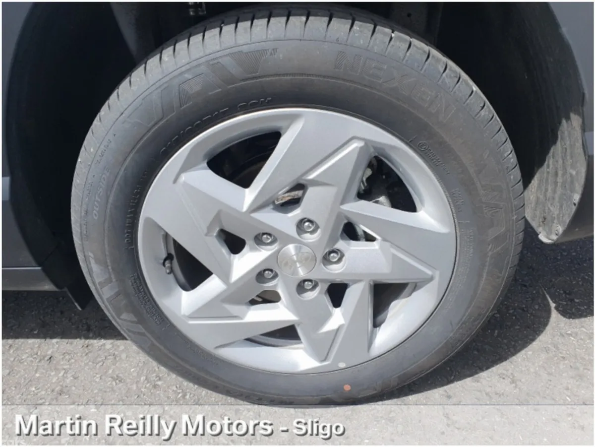 Hyundai KONA MPV, Petrol, 2026, White