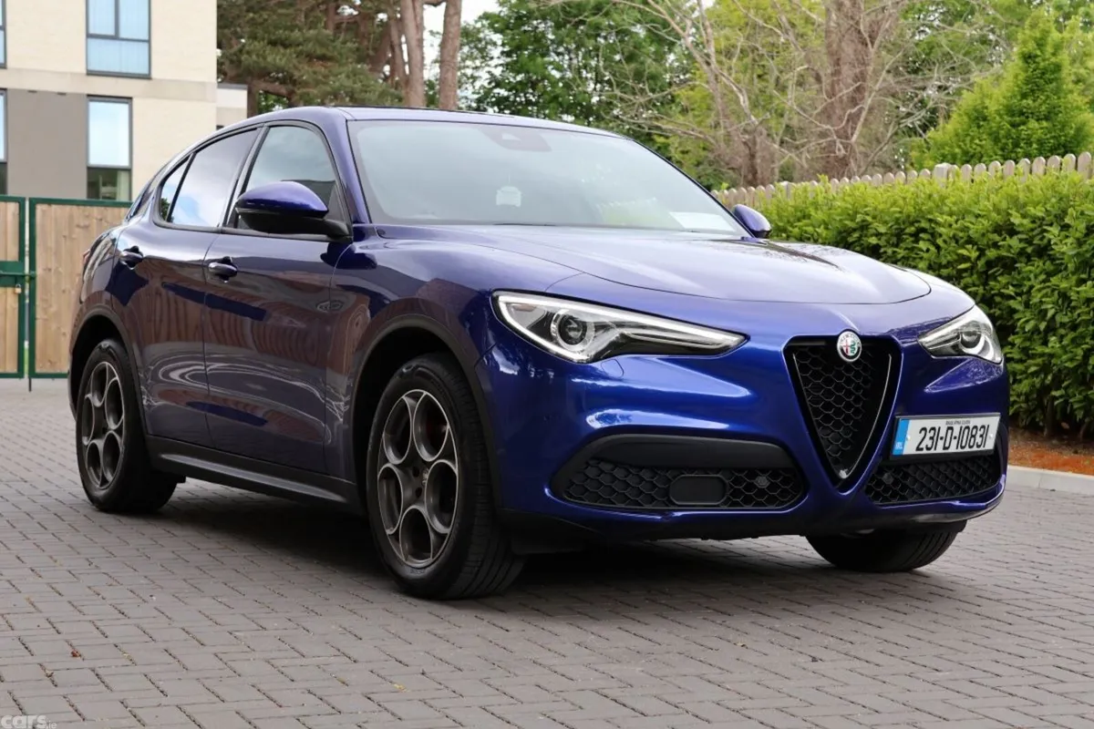 Alfa Romeo Stelvio Estate, Diesel, 2023, Blue