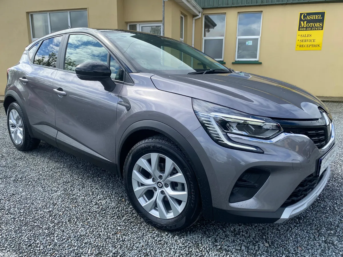 Renault Captur Hatchback, Petrol, 2022, Grey