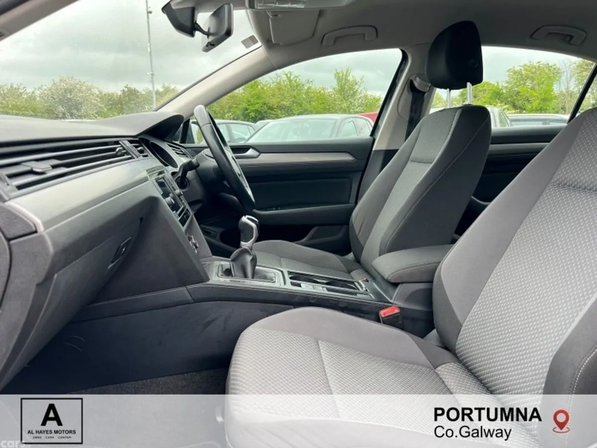 Volkswagen Passat Saloon, Diesel, 2021, Grey