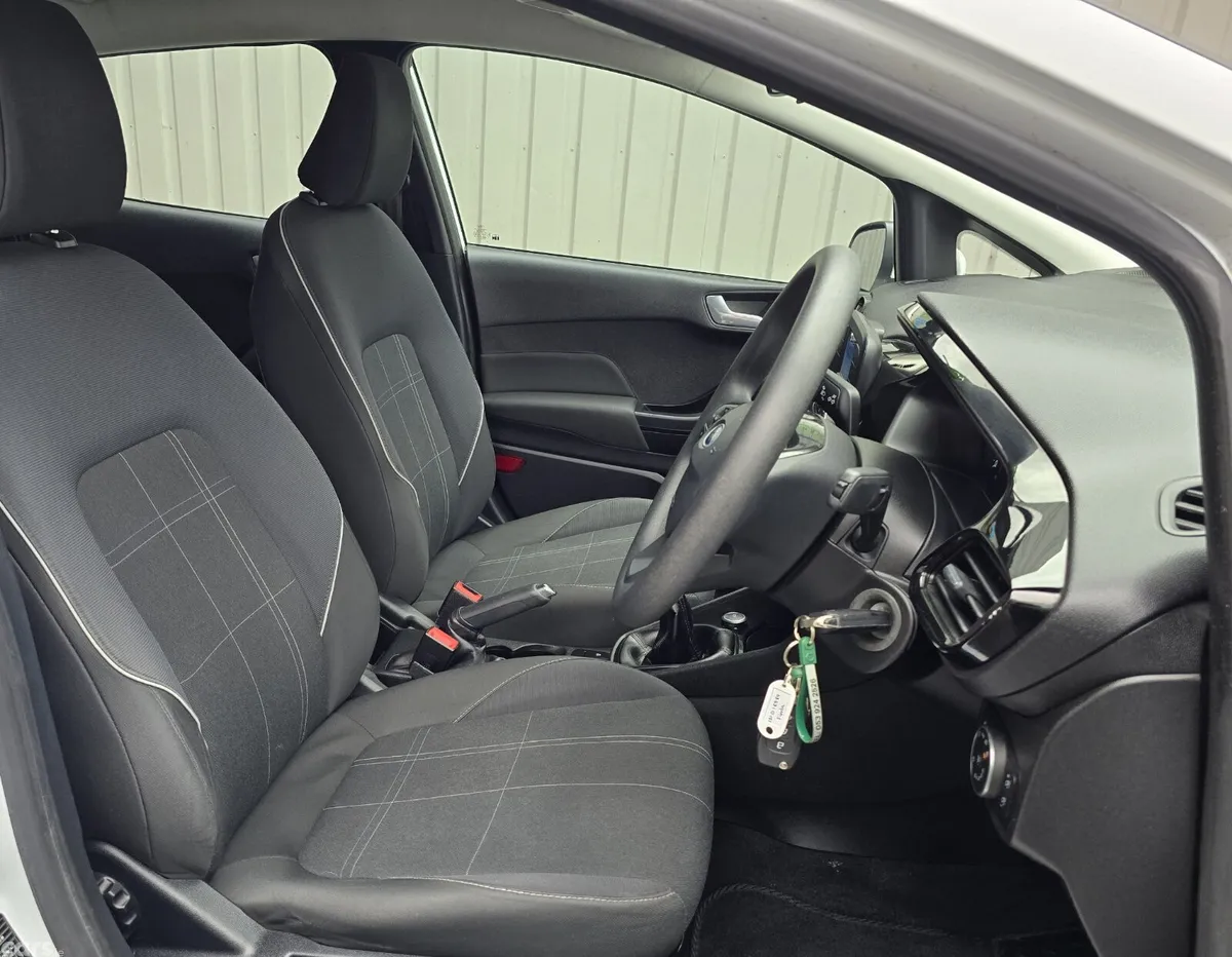 Ford Fiesta Hatchback, Petrol, 2018, White