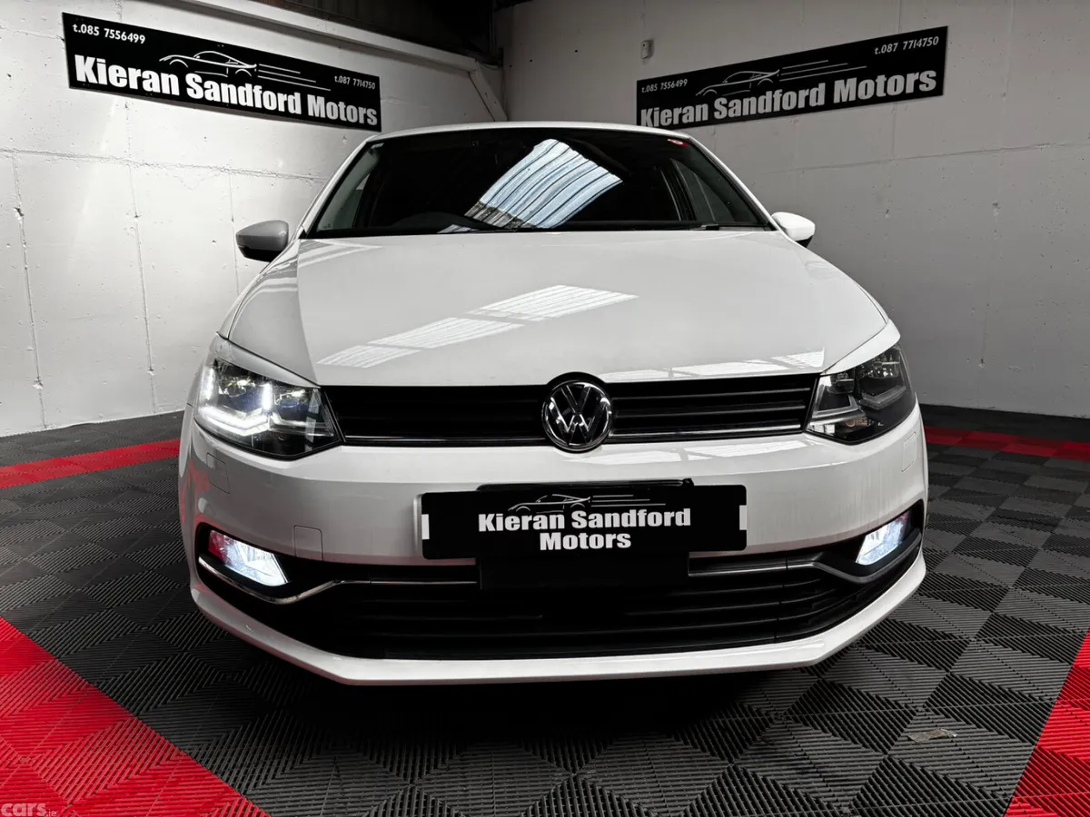 Volkswagen Polo Hatchback, Petrol, 2016, White