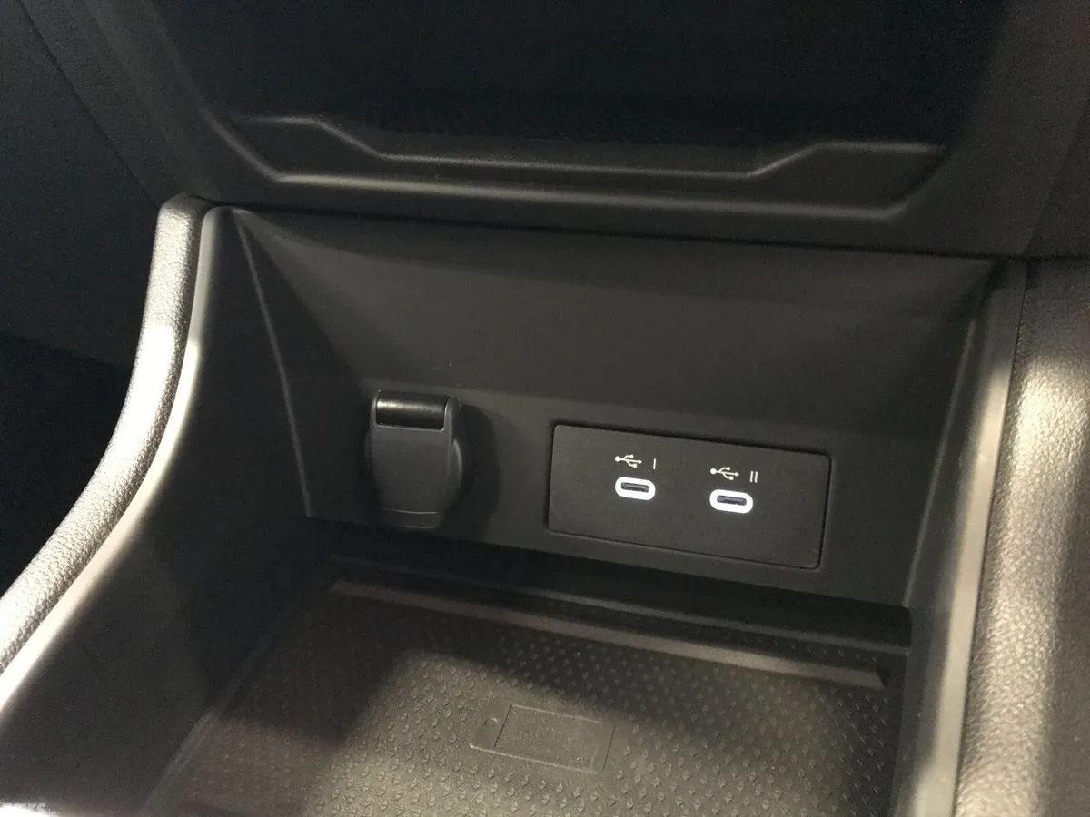 Renault Captur Hatchback, Petrol, 2026, Red