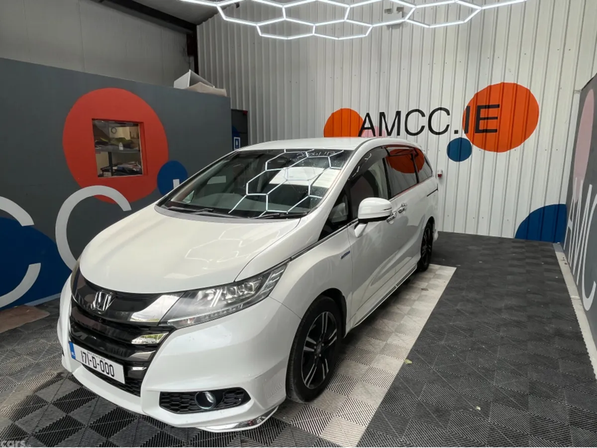 Honda Odyssey MPV, Petrol Hybrid, 2017, White