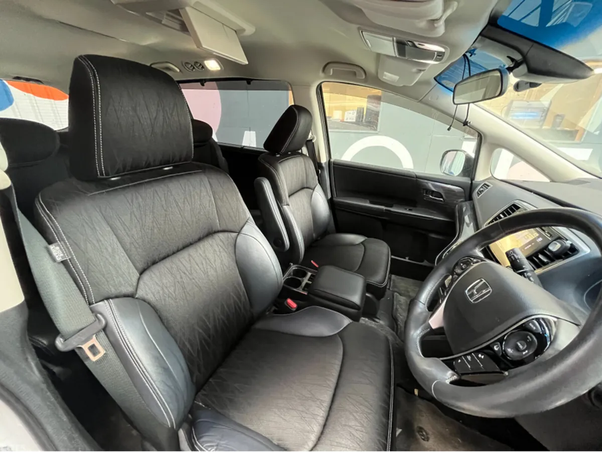 Honda Odyssey MPV, Petrol Hybrid, 2017, White