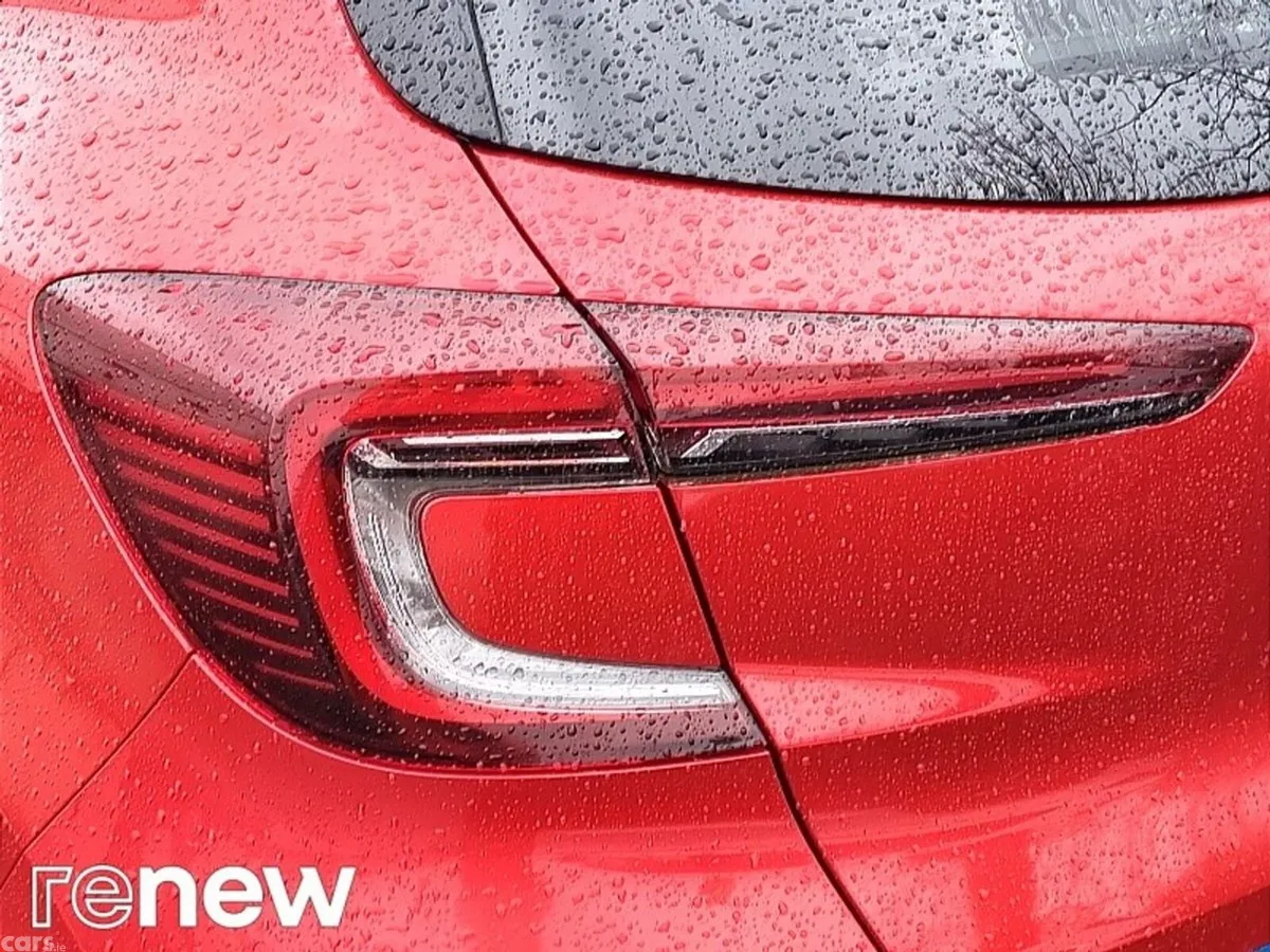Renault Captur Hatchback, Petrol, 2023, Red