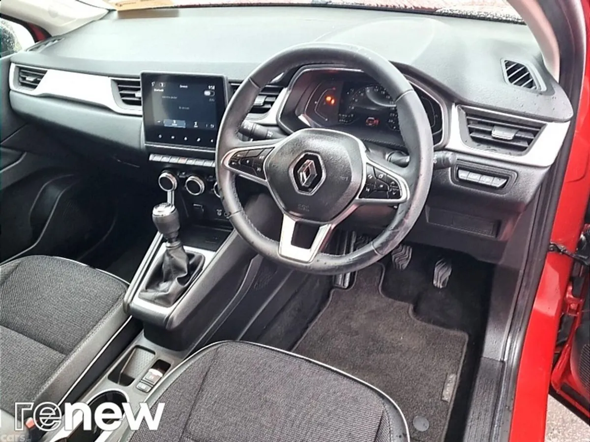 Renault Captur Hatchback, Petrol, 2023, Red