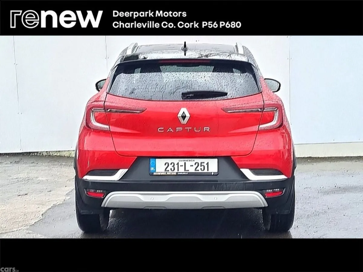 Renault Captur Hatchback, Petrol, 2023, Red
