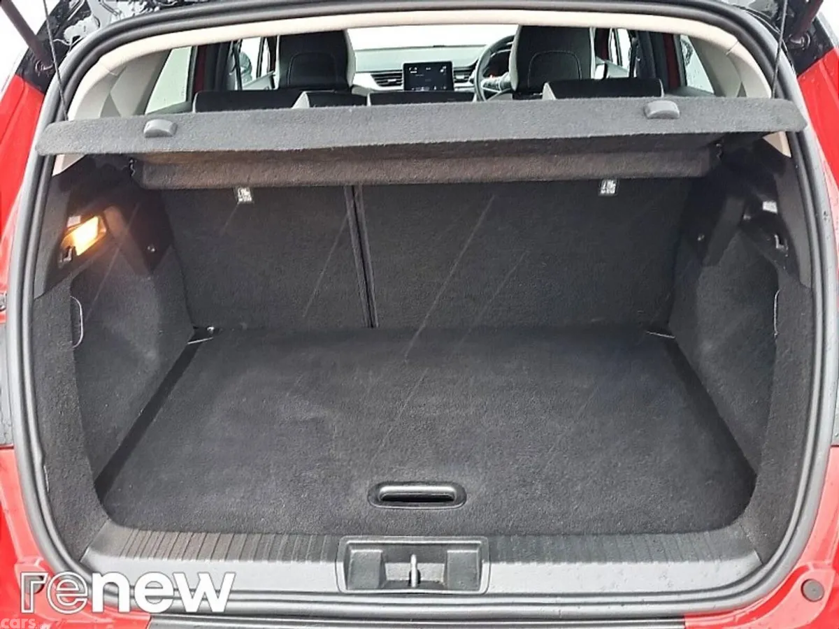 Renault Captur Hatchback, Petrol, 2023, Red