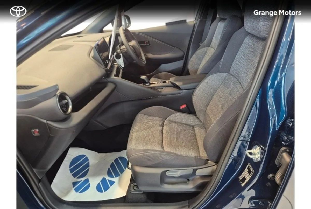 Toyota C-HR SUV, Petrol Hybrid, 2026, Blue