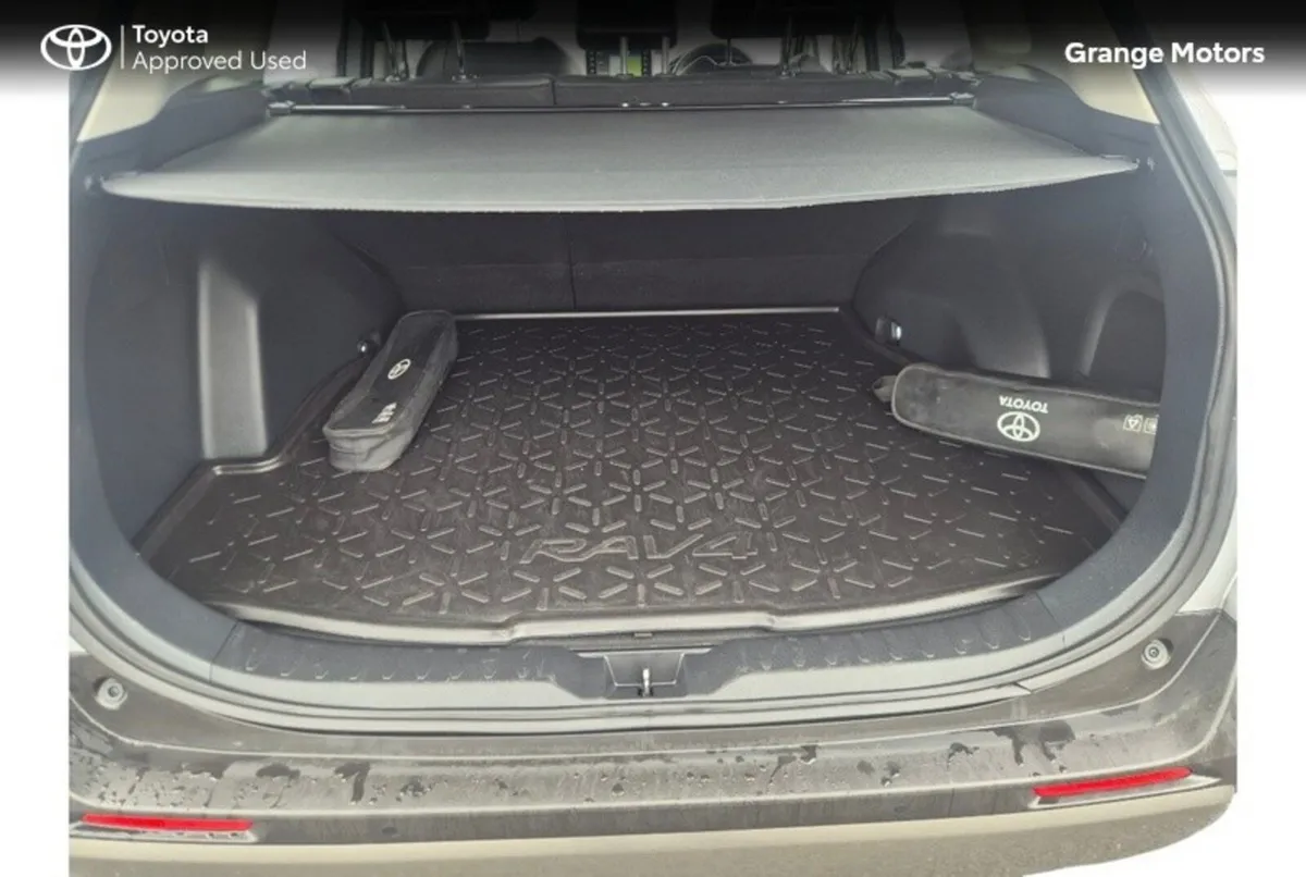 Toyota RAV4 SUV, Petrol Hybrid, 2022, Silver