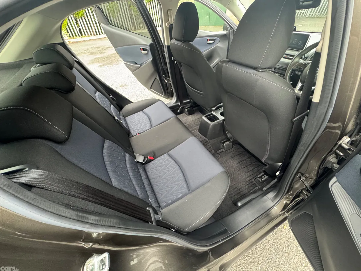Mazda Demio MPV, Diesel, 2015, Brown