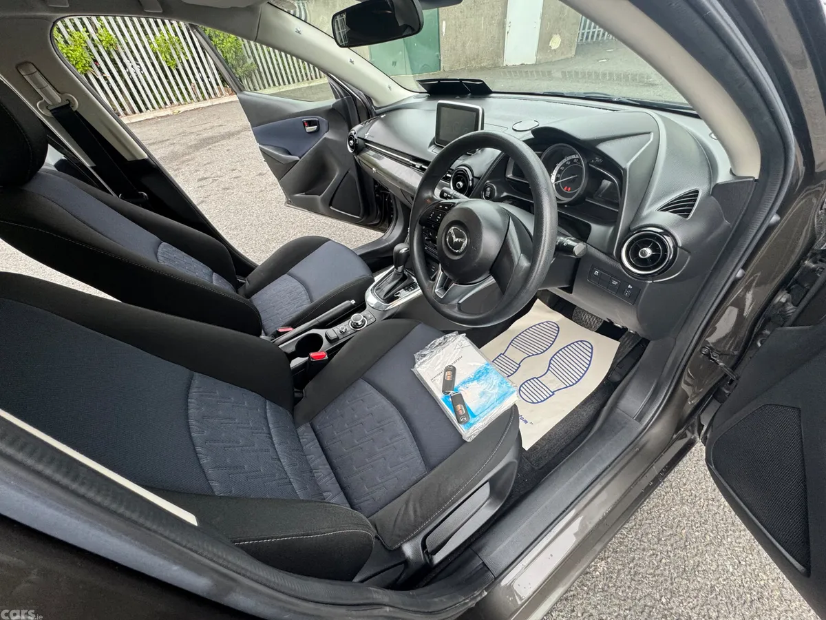 Mazda Demio MPV, Diesel, 2015, Brown