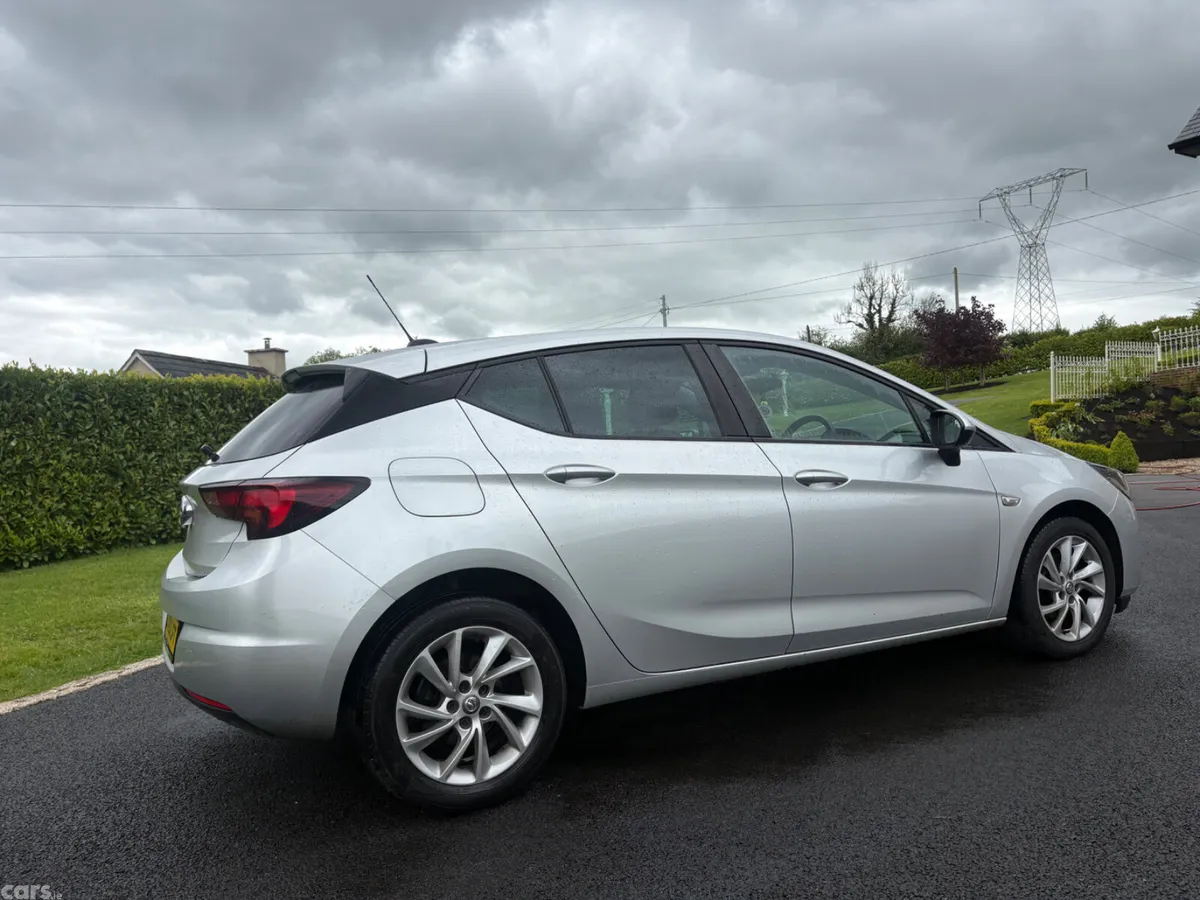 Vauxhall Astra Hatchback, Diesel, 2020, Silver