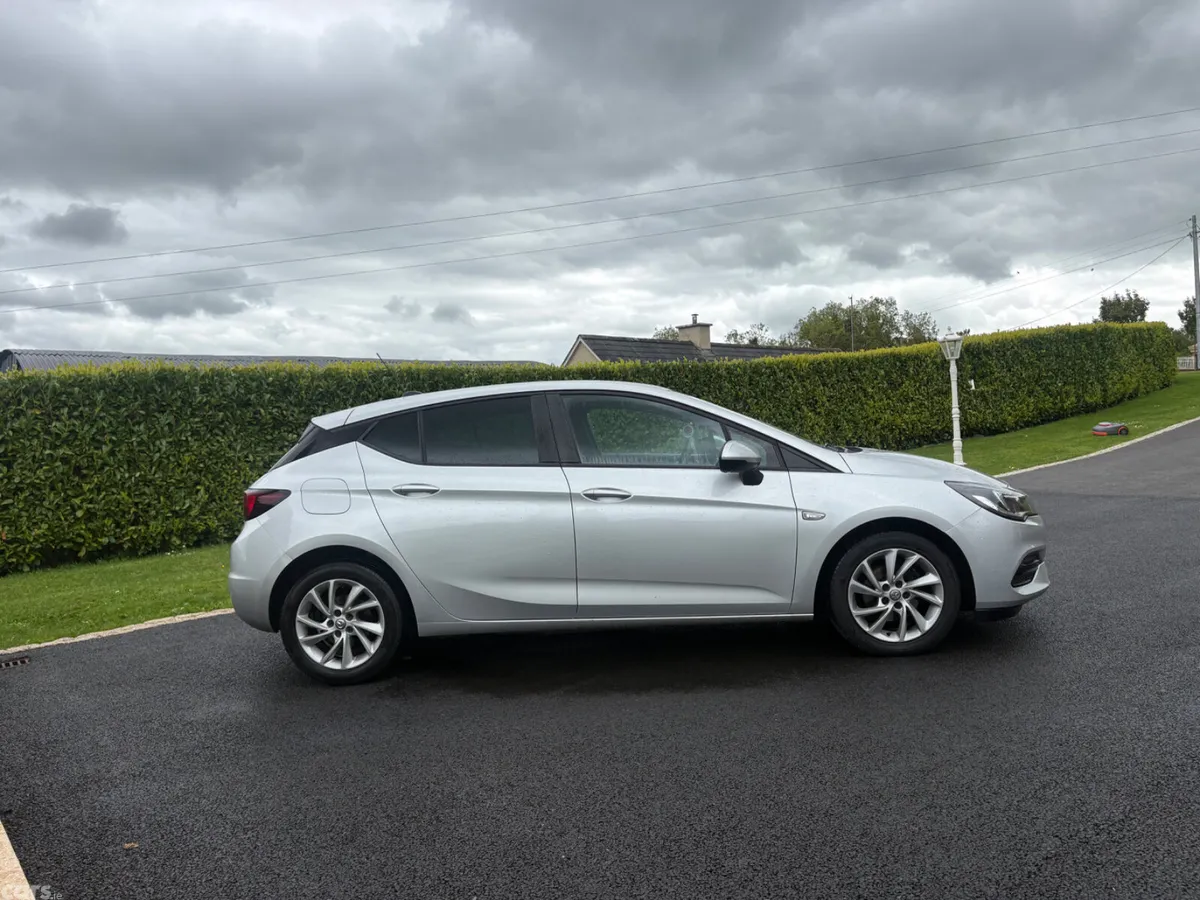 Vauxhall Astra Hatchback, Diesel, 2020, Silver