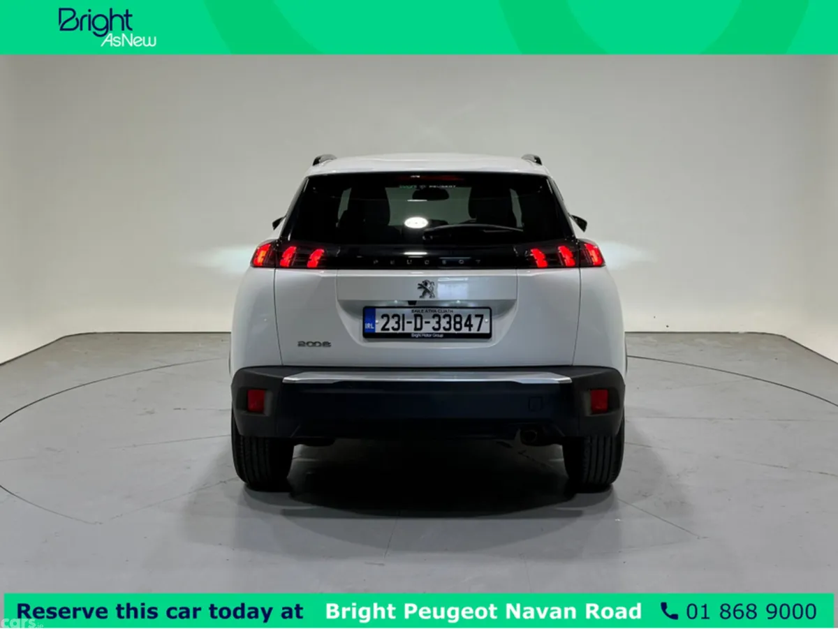 Peugeot 2008 MPV, Petrol, 2023, White