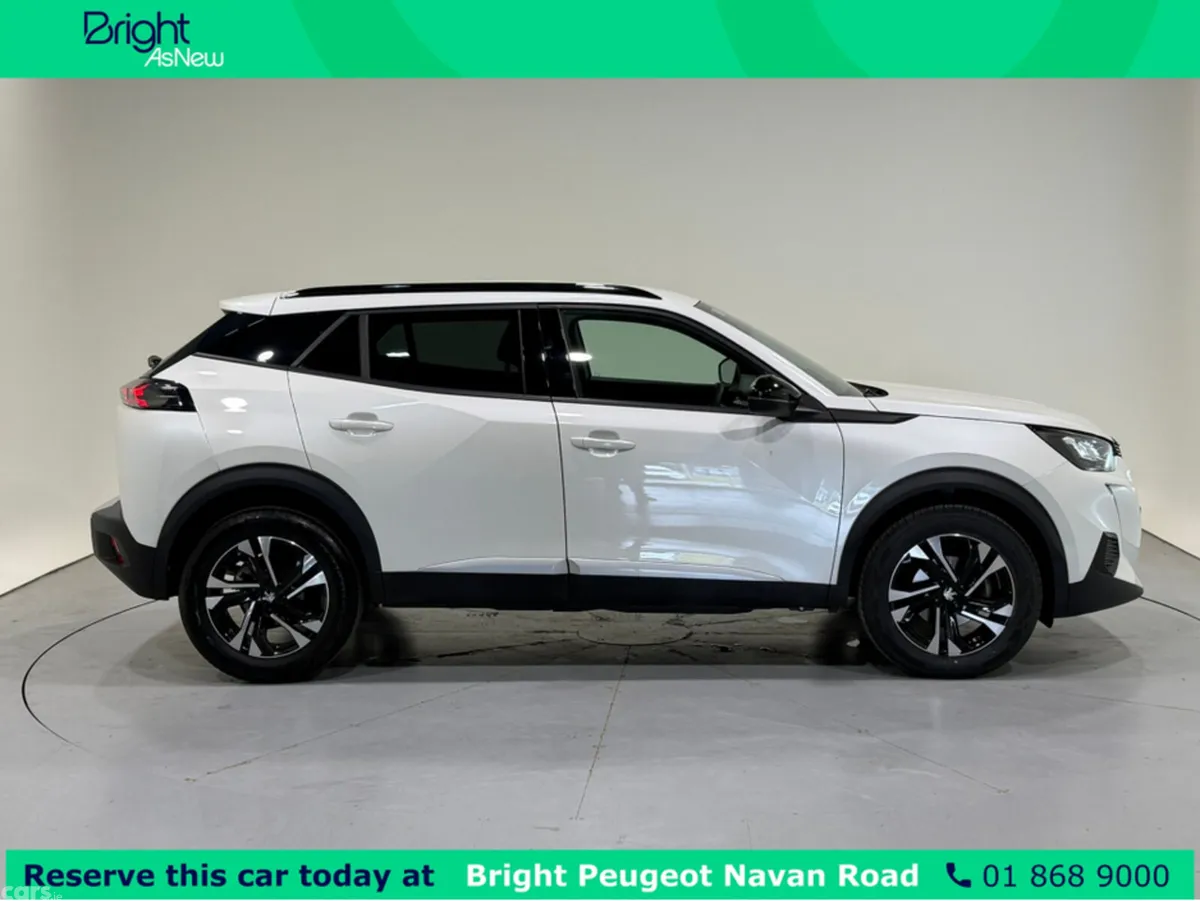 Peugeot 2008 MPV, Petrol, 2023, White