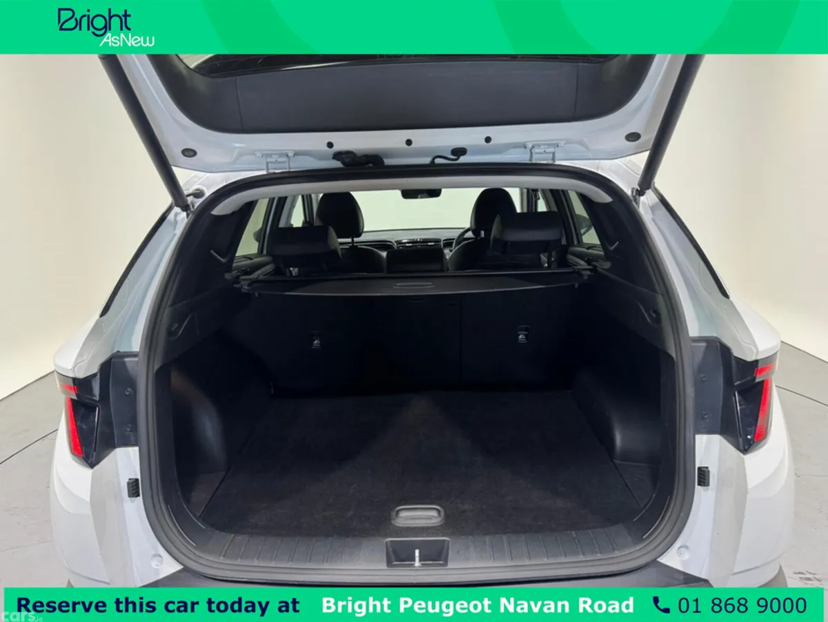 Hyundai Tucson MPV, Petrol Hybrid, 2023, White
