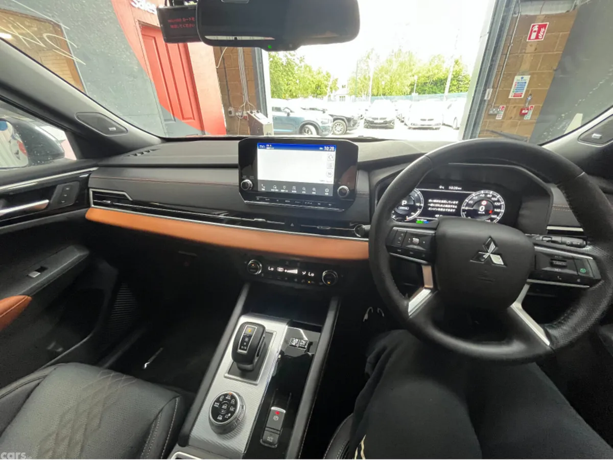 Mitsubishi Outlander SUV, Petrol Plug-in Hybrid, 2024, Grey