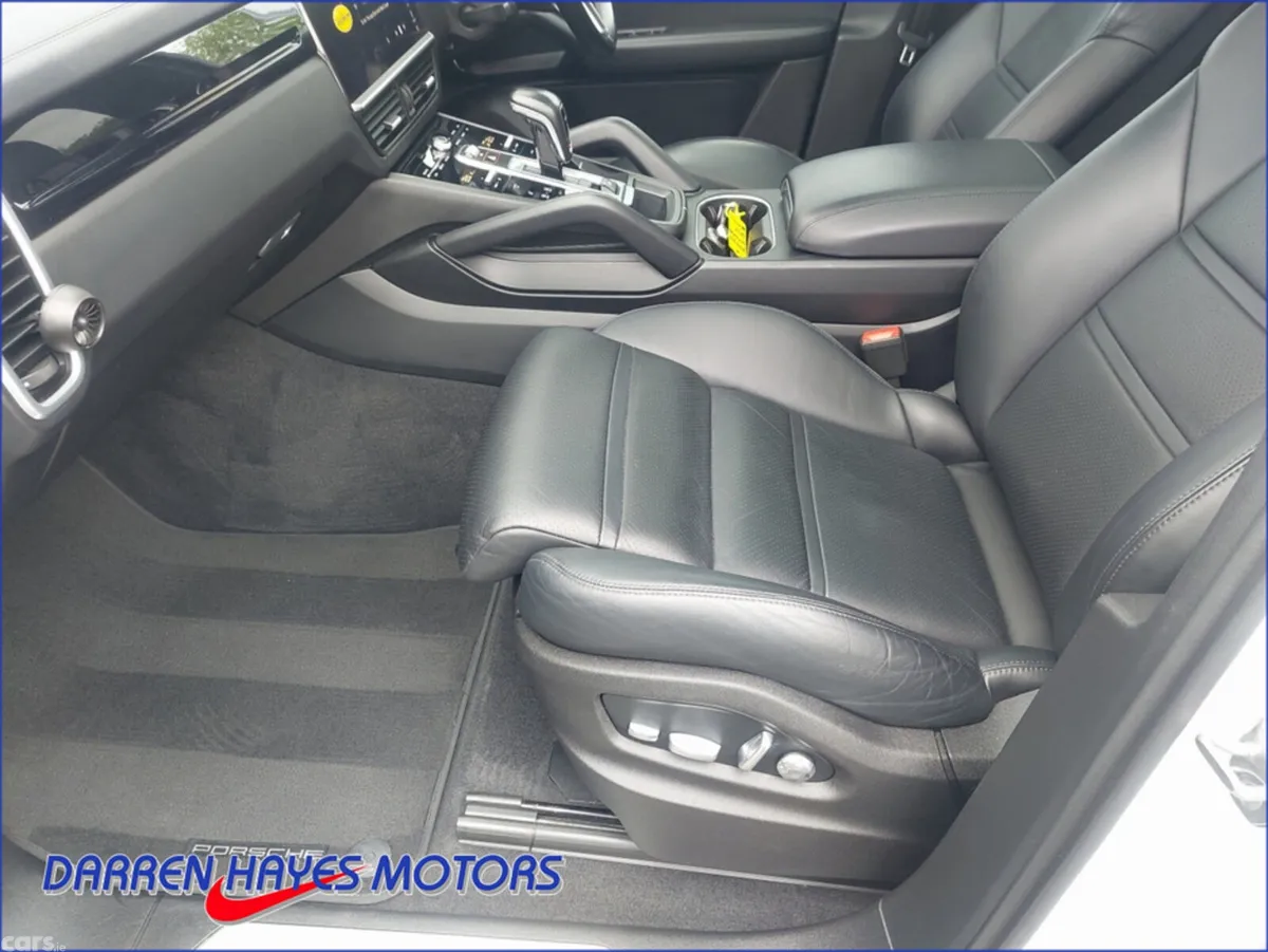 Porsche Cayenne SUV, Petrol Plug-in Hybrid, 2021, White