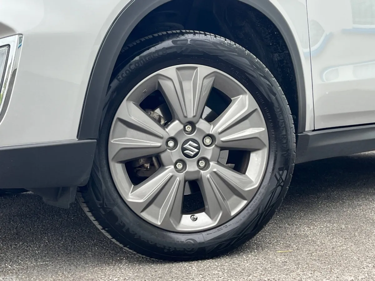 Suzuki Vitara SUV, Petrol Hybrid, 2024, Grey