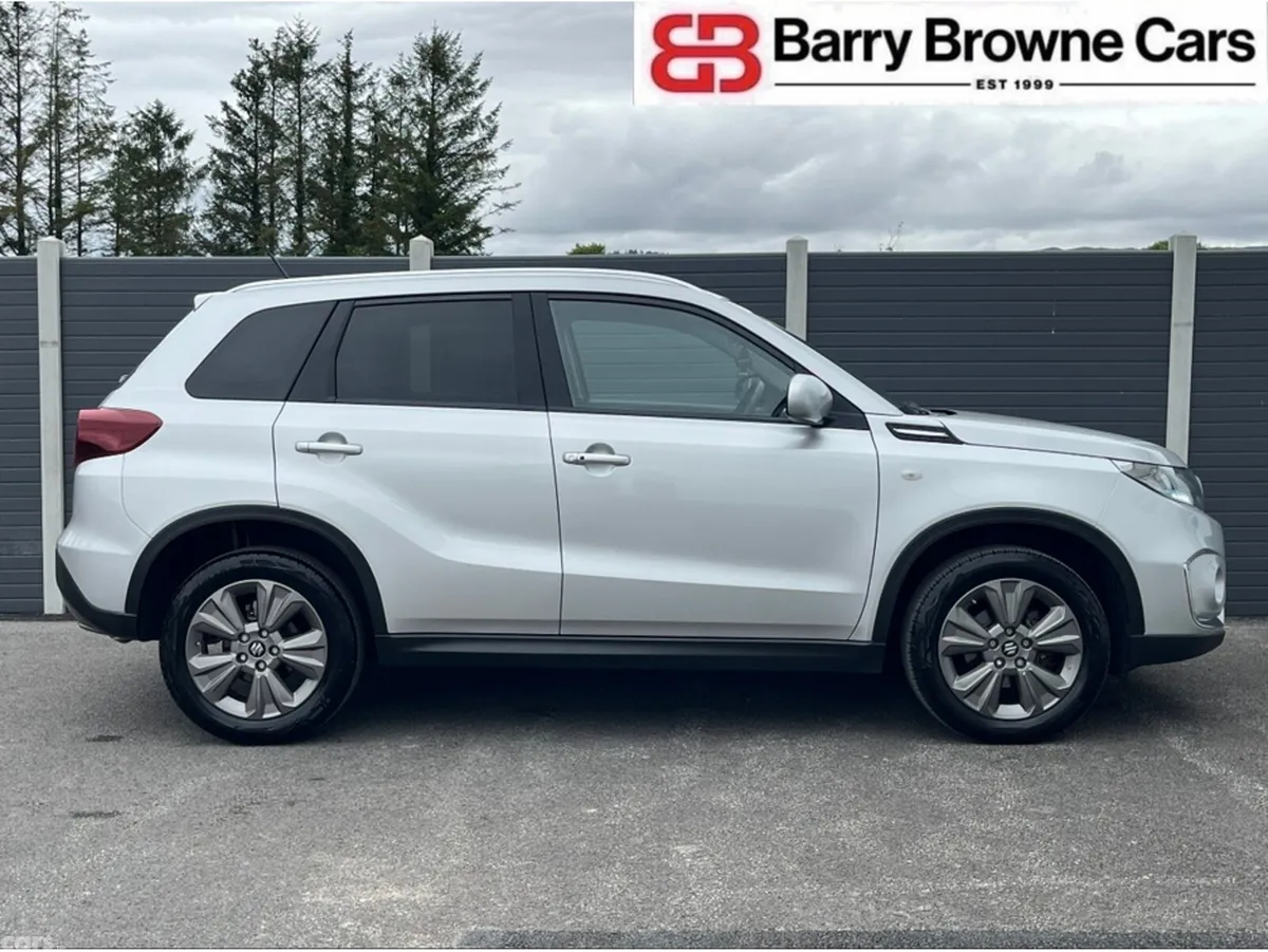 Suzuki Vitara SUV, Petrol Hybrid, 2024, Grey