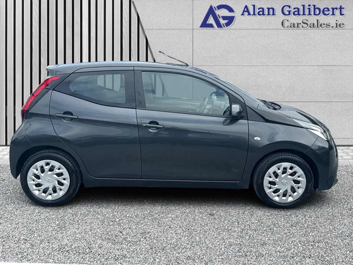 Toyota Aygo Hatchback, Petrol, 2021, Grey